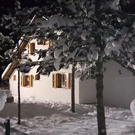 Vikendica Tara * Risovac